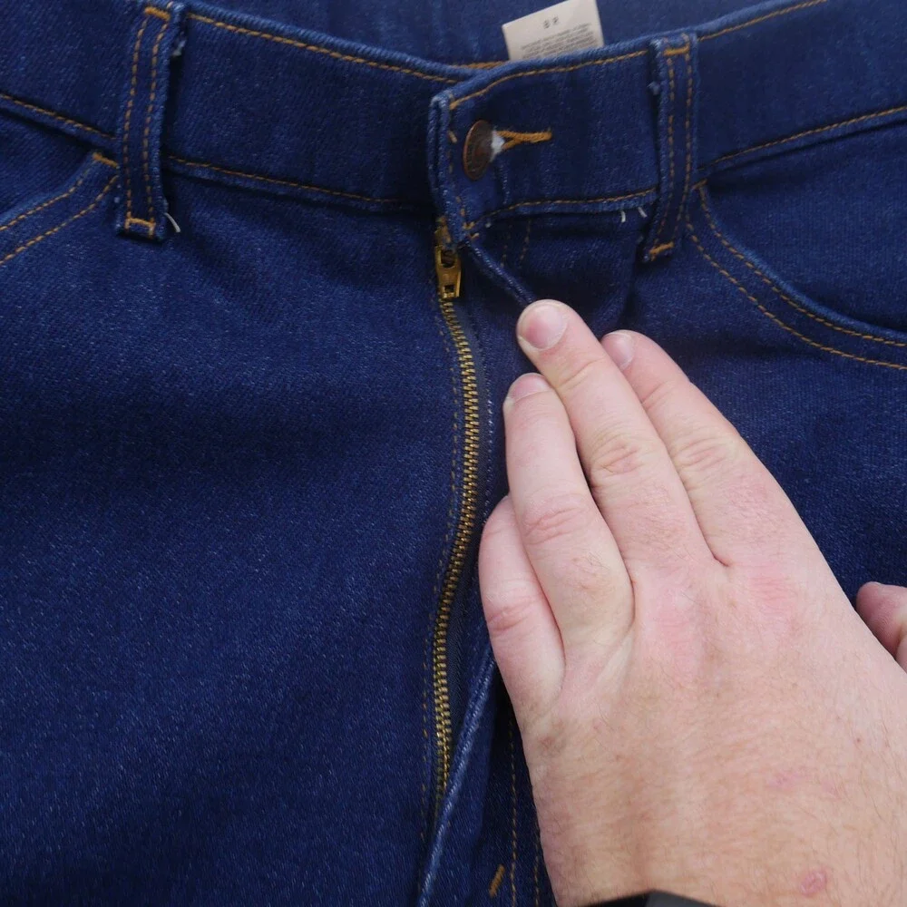 Vintage Levi's 905 Jeans Mens 38x32 Y2K Dark Wash Bootcut Denim Guatemala